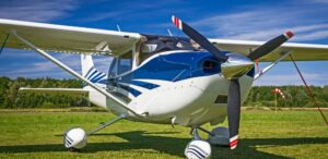 Cessna 172 vs 182: Choosing Between Two Popular Trainers