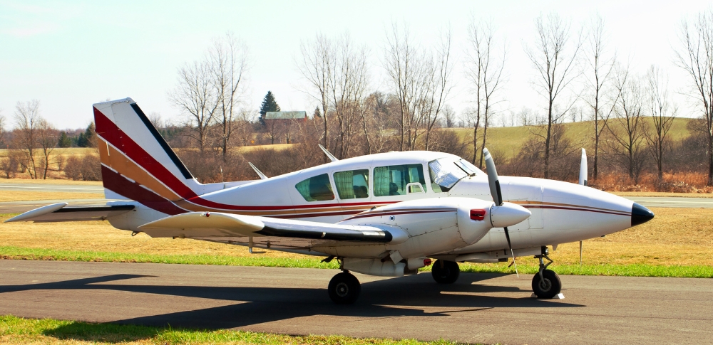 Piper Seminole vs Seneca: Which Multi-Engine Trainer Suits You Best?